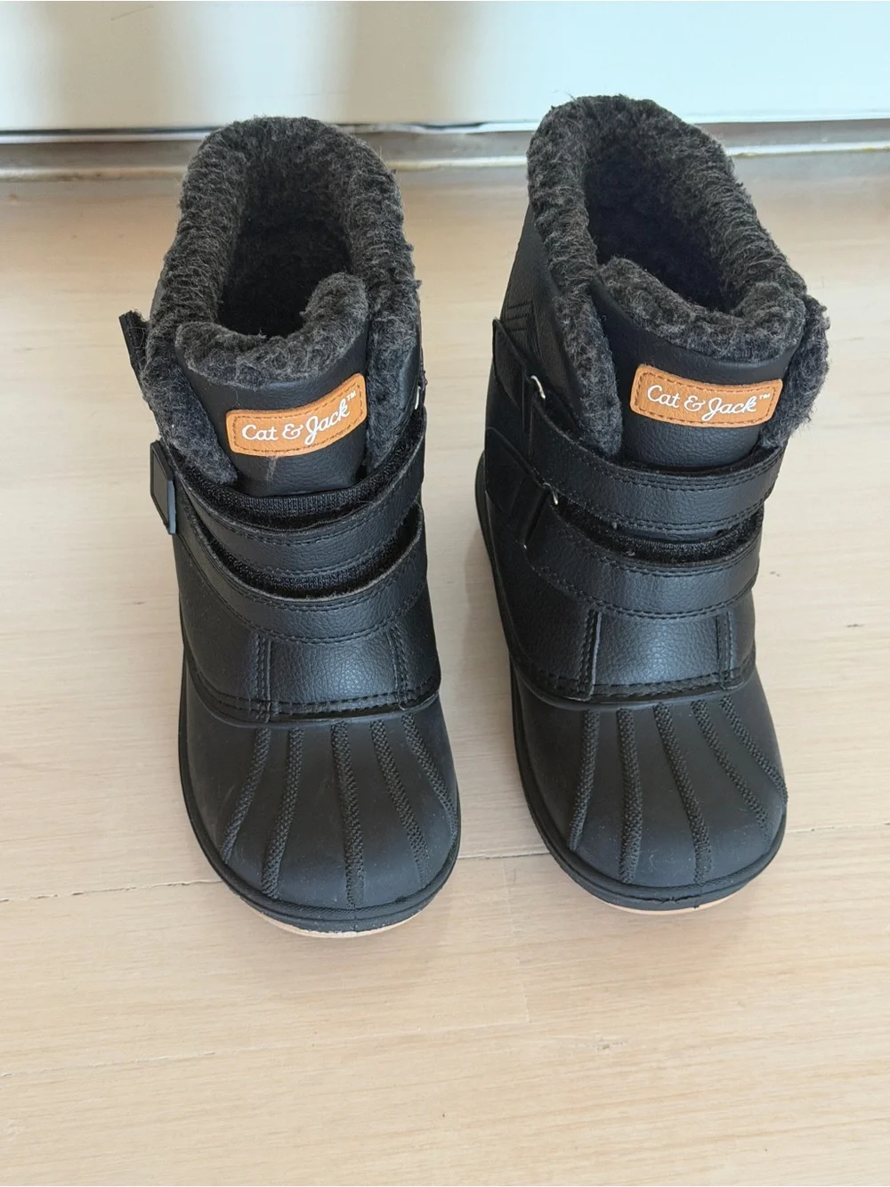 Cat & Jack Black Snowboots 11c kids